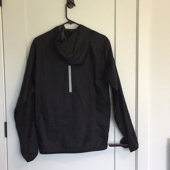 Men's New Balance Running Jacket - Picture 2 of 3